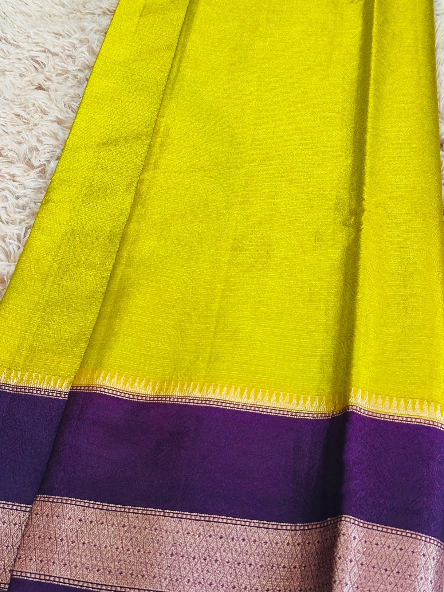 Vibrant Green Mulberry Worm Silk Saree