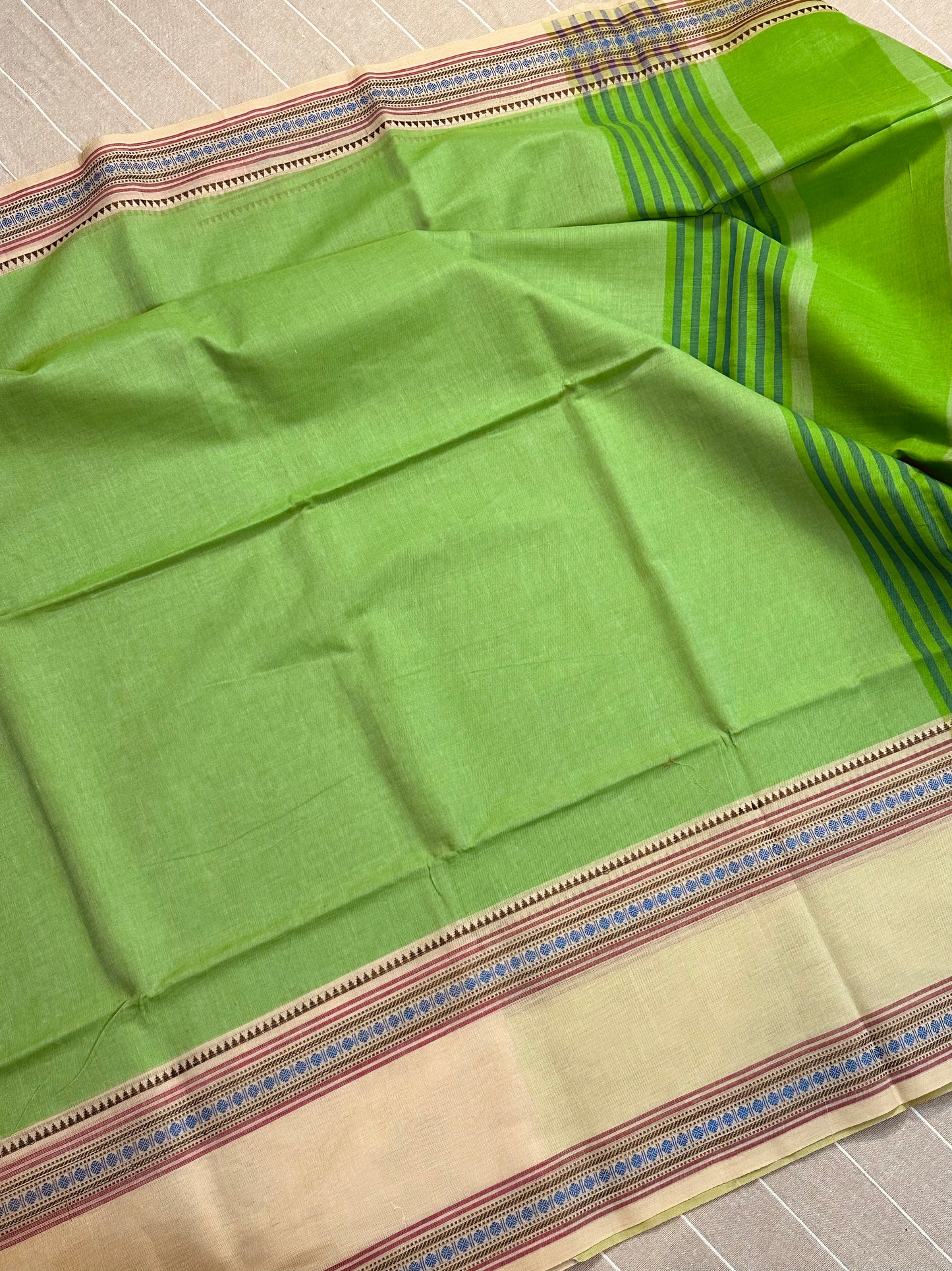 Bright Green Pure Mangalagiri Organic Cotton Saree