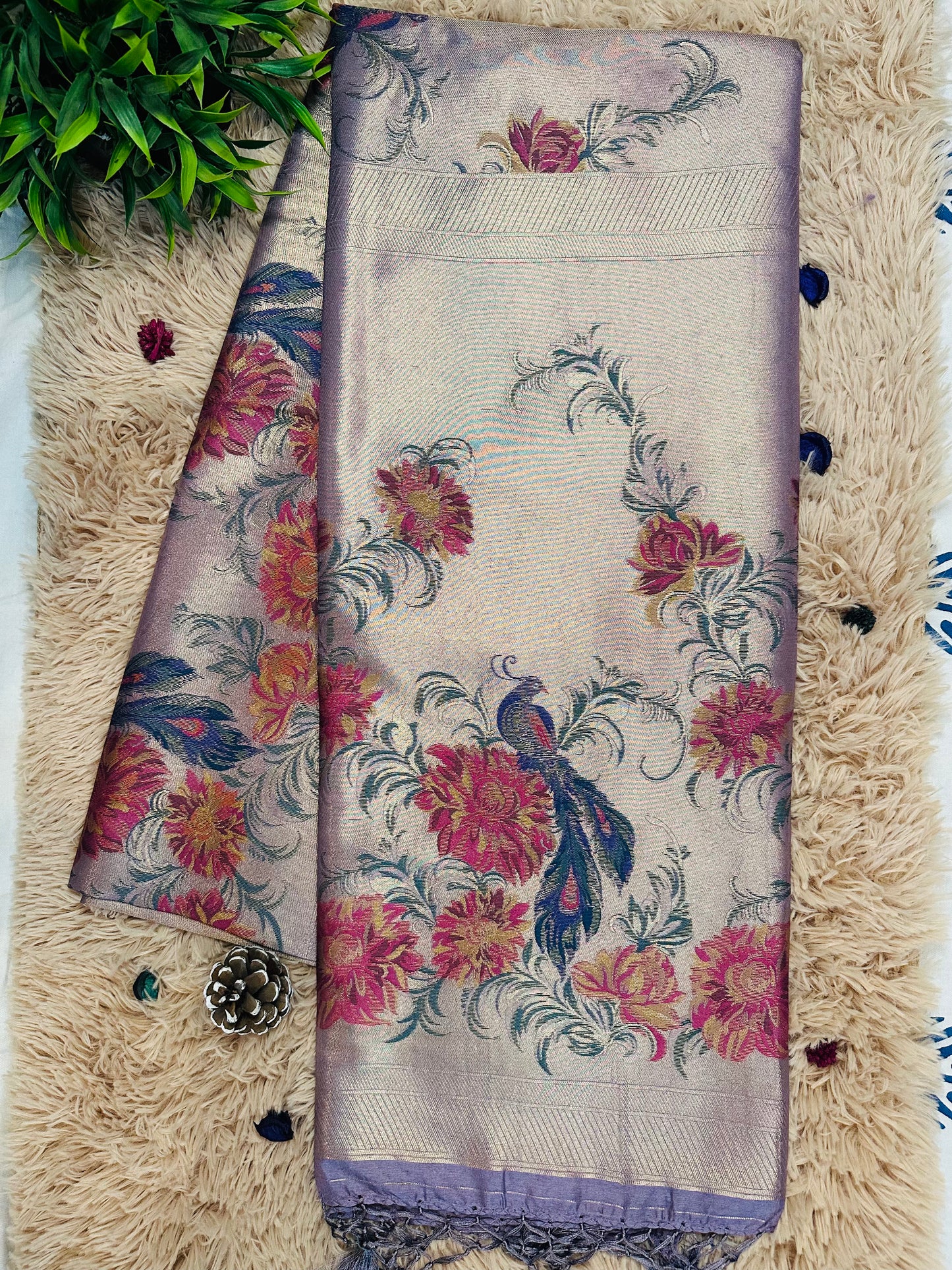 Glossy Light Purple Silk Saree